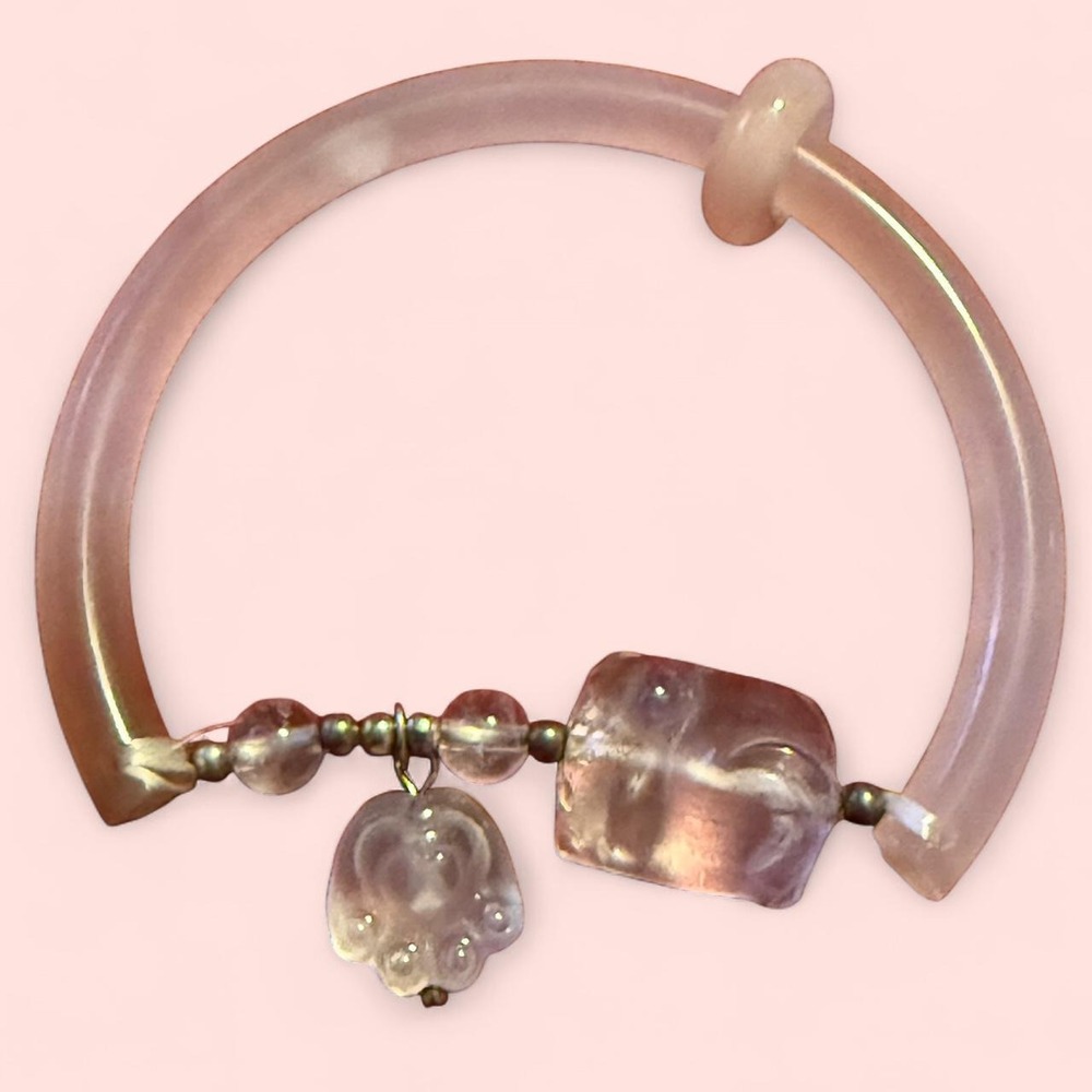 Small 1/2 pink and dark pink glass beaded bracelet